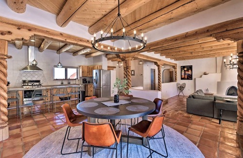 El Prado House | Luxury Home Sleeps 10 with Game Room - Room for the whole family
