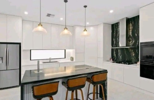 Mortdale House | Luxury Home suitable for large groups and families