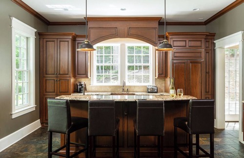 Hot Springs House | Luxury Home w/5 Suites Less than 1 Mile to Homestead, Pool Table + Bar