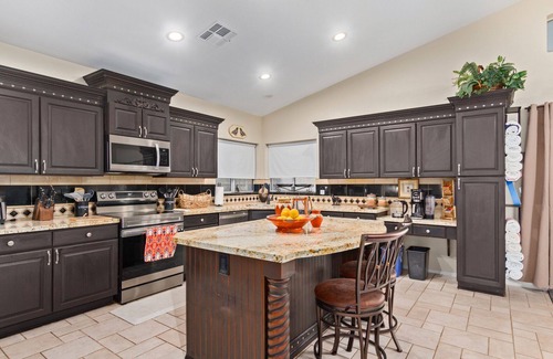 Phoenix House | Luxury home w/Heated Pool & Hot Tub | Pool Table | King Beds | Fire Pit & Grill