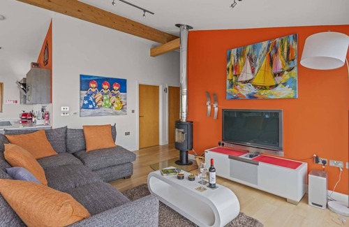 Talland House | Luxury home with amazing sea views, shared swimming pool, gym, & sauna