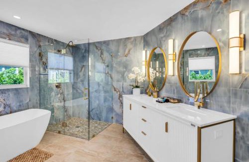 Central Naples House | Luxury Home With Great Community Amenities
