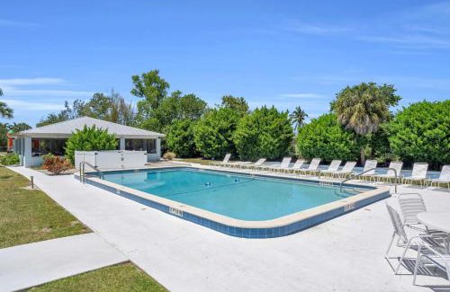Central Naples House | Luxury Home With Great Community Amenities
