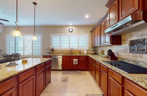Norterra House | Luxury home with huge backyard, built-in bbq grill, game room