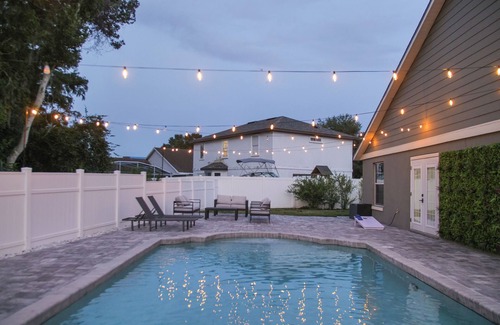 Buena Ventura Lakes House | Luxury Home with Pool & 6 Beds near Disney