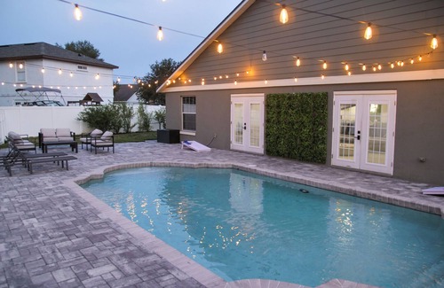 Buena Ventura Lakes House | Luxury Home with Pool & 6 Beds near Disney
