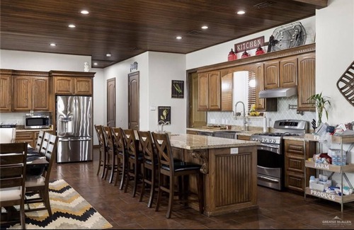 Edinburg House | Luxury Home with private pool in Gated Neighborhood in Edinburg