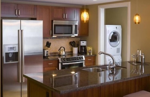 Honokowai Condo | Luxury Honua Kai "Penthouse Level" Condominium - Konea 814