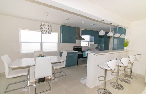 Dania Beach House | Luxury House close to donwtown, hard rock and beach