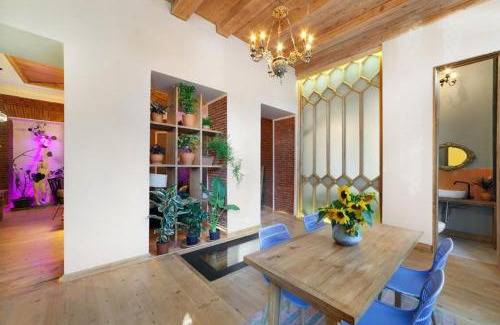 Sololaki Apartment | Luxury House