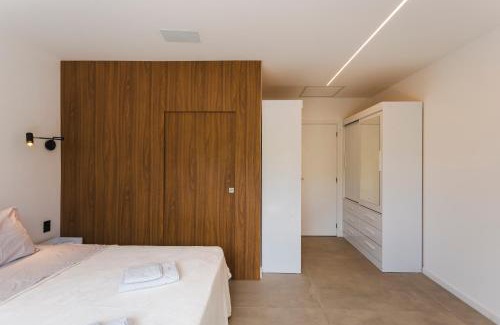 Caravelas Villa | Luxury House in Gated Community with Pool near Beaches!