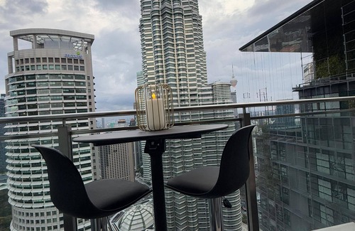 Golden Triangle Apartment | Luxury House KLCC View Romantic Candle Light Linked To KLCC Mall,Kuala Lumpur