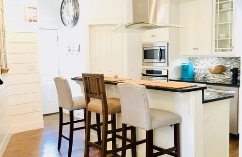 Gulf Mist House | Luxury house on 30A . 5 bd 4ba pool, sleeps 18, on the beach & walk to Seaside