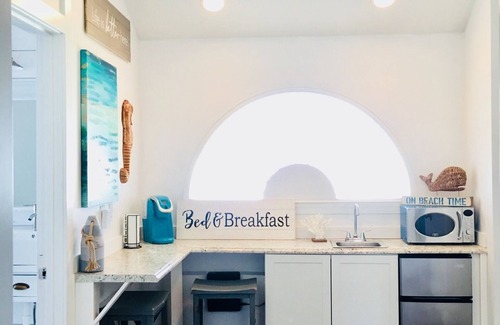 Gulf Mist House | Luxury house on 30A . 5 bd 4ba pool, sleeps 18, on the beach & walk to Seaside