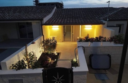 Murta Maria Cottage | Luxury House & Spa in Turquoise Bay with chromotherapy hot tub
