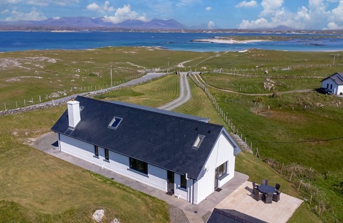 The Whitford House Hotel Apartment | Luxury house with stunning views of Mannin Bay