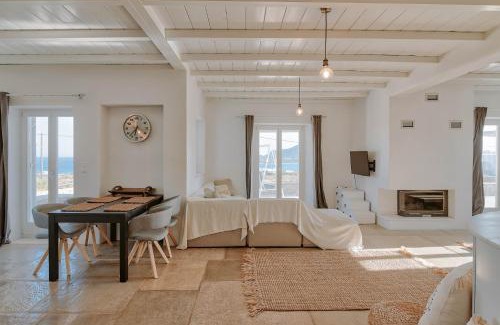 Antiparos Apartment | Luxury house with great view at sea and Despotiko