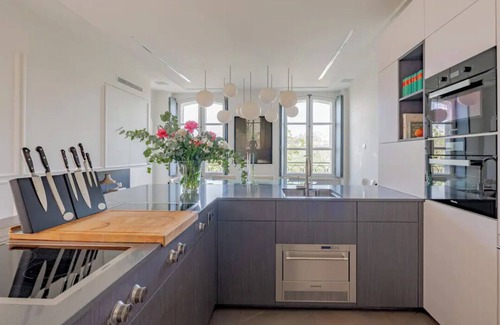 Arsenal Apartment | Luxury Ile St Louis, Paris with views of Seine in every room, AC, Elevator