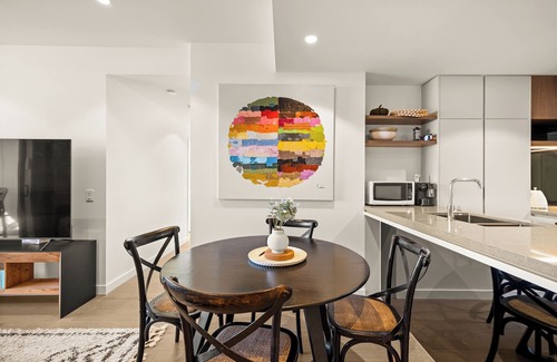 Brisbane Central Business District Apartment | Luxury in Queens Wharf with car park