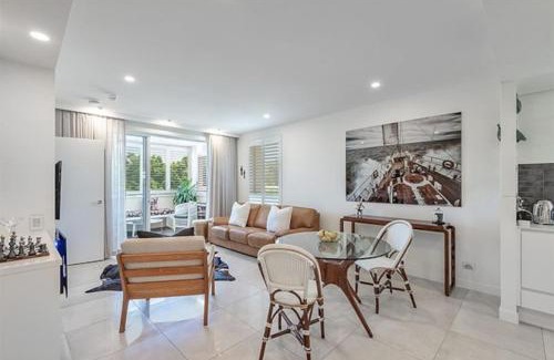 Noosa Heads Apartment | Luxury in the Heart of Hastings street 628
