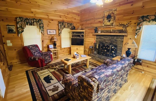 Helen Cabin | Luxury In The Mountains