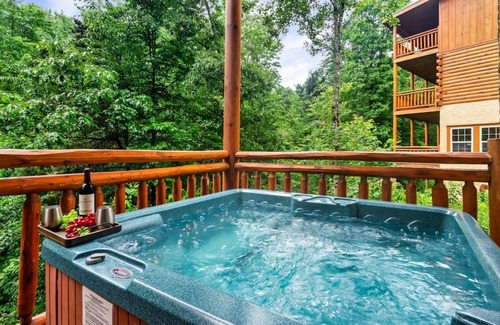 Gatlinburg - Pigeon Forge Cabin | Luxury Indoor Pool cabin - Last Min October Deals