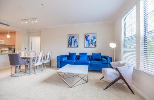 Irvine Apartment | Luxury Irvine Spectrum 2 bedrooms 2 Bathrooms Kitchen pool Apartment