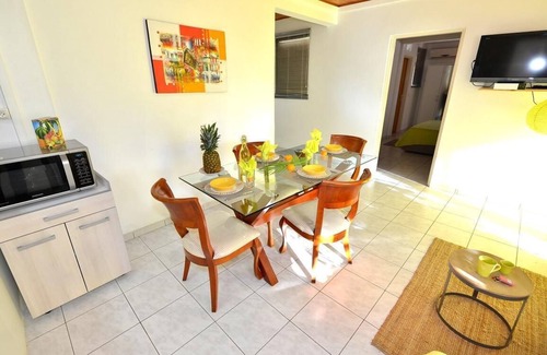 Bellefontaine Apartment | Luxury Jamaique Apartment With Pool View