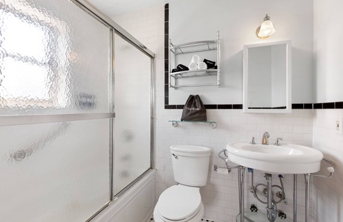 Chinatown House | Luxury Junior Suite with Balcony