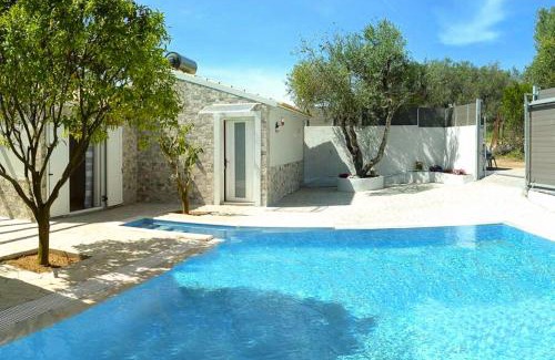 Chalikounas Villa | LUXURY JUST FOR 2