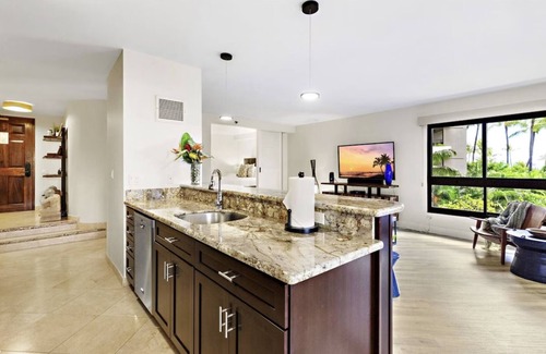 Kaanapali Condo | Luxury Kaanapali Alii 232; Private Condo-Hotel w/5 Star Service, on the Beach!
