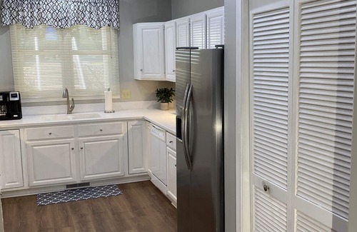 Salem Condo | Luxury Keowee Key Condo with 2 en-suites
