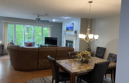 Salem Condo | Luxury Keowee Key Condo with 2 en-suites