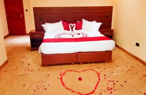 Ongata Rongai Cabin | Luxury King Room with Balcony in Karen Nairobi