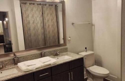 Southside Apartment | Luxury King Size Stay