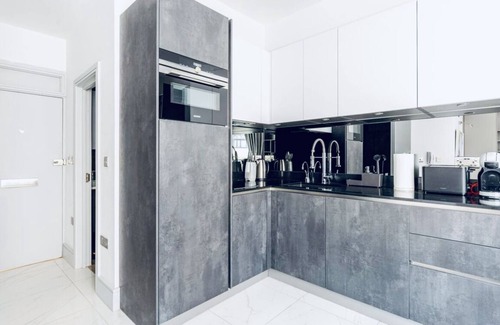 Knightsbridge Apartment | Luxury Knightsbridge apartment outside harrodsnn