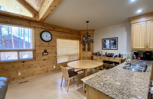 Pinetop Cabin | Luxury Knotty Pine Cabin IN THE Pinetop Lakes C.C