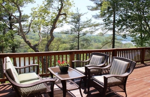 Hiwassee Cabin | Luxury Lake Cabin by New River Trail w/Dock/Canoes/Steam Room/Fireplaces.