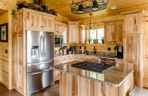 Paris Cottage | Luxury Lake Cottage at Meemo's Farm