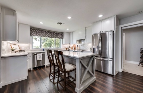 Cedar Creek Reservoir House | Luxury Lake Front House with Community Pool *GOLF CART FOR RENT*