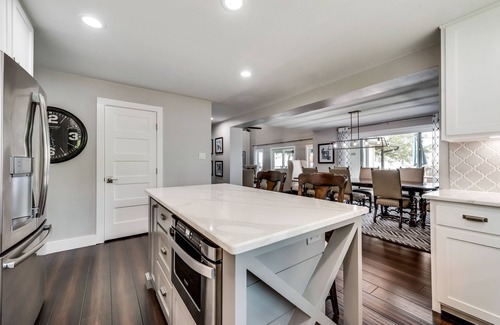 Cedar Creek Reservoir House | Luxury Lake Front House with Community Pool *GOLF CART FOR RENT*