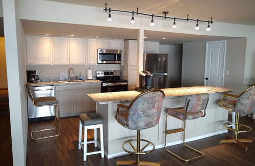 Afton Resort | Luxury lake front at the corner of Duck Creek and the main lake.