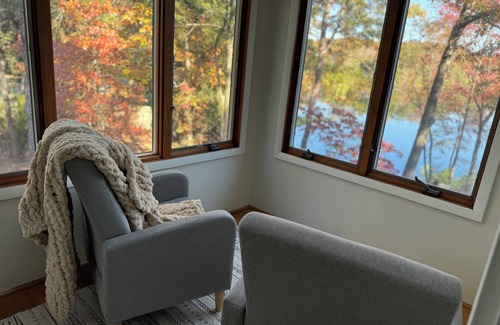 Bridgeton House | Luxury Lake House Getaway in charming Jersey Shore Countryside