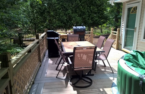 Atlanta House | Luxury Lakefront 2800 Sq/ft. Includes kayaks, canoes, and boat with Honda motor