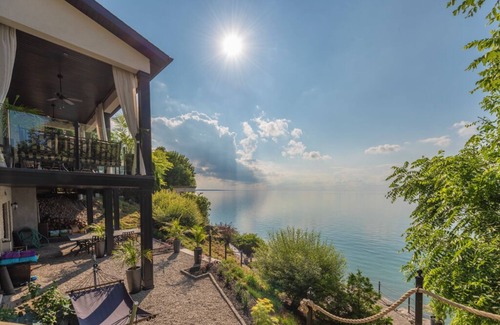 Port Dalhousie House | LUXURY LAKEFRONT HOME WITH PRIVATE BACKYARD BEACH