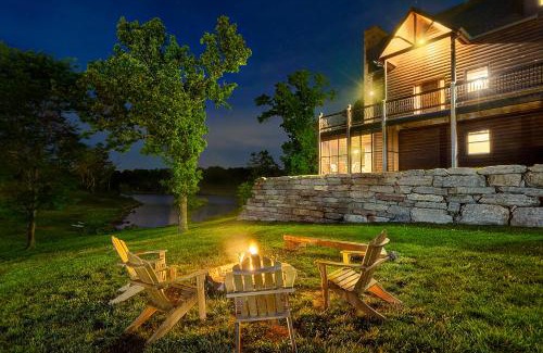 Lampe Ski Chalet | Luxury Lakefront Chalet Resort 2 Pools FREE Amenities Dock MiniGolf Waterslide
