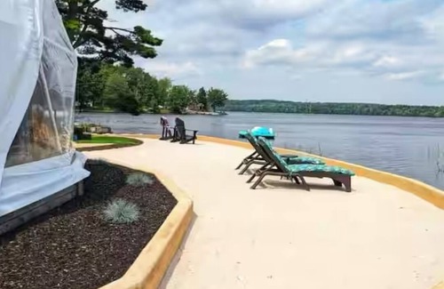 Pine Grove Apartment | Luxury lakefront dome with private beach, close to nature and town!