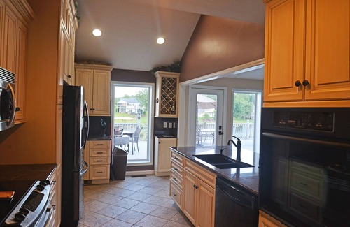Greenwood House | Luxury Lakefront Estate! 6BR 4.5BA, Private Dock,Ramp, Lakeside Firepit & More!