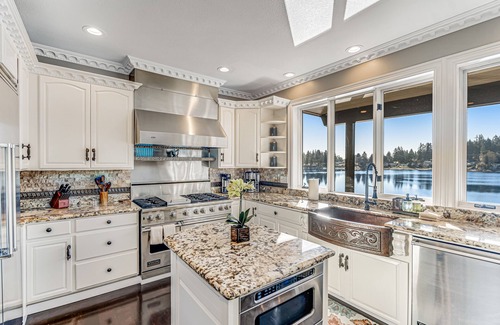 Lakewood House | Luxury lakefront home w/private beach, kayaks, hot tub, dock, fireplaces & gym