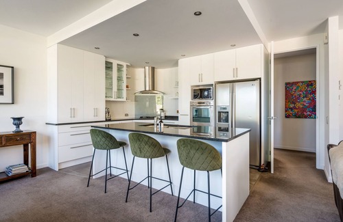 Wanaka House | Luxury Lakefront Home with Sensational Views